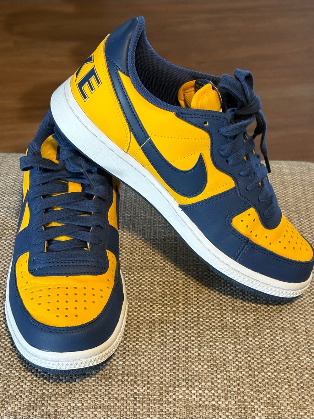 Nike Terminator Low OG Navy and Gold Low-Top Sneakers. Size 6Y/7.5W - Picture 4 of 7